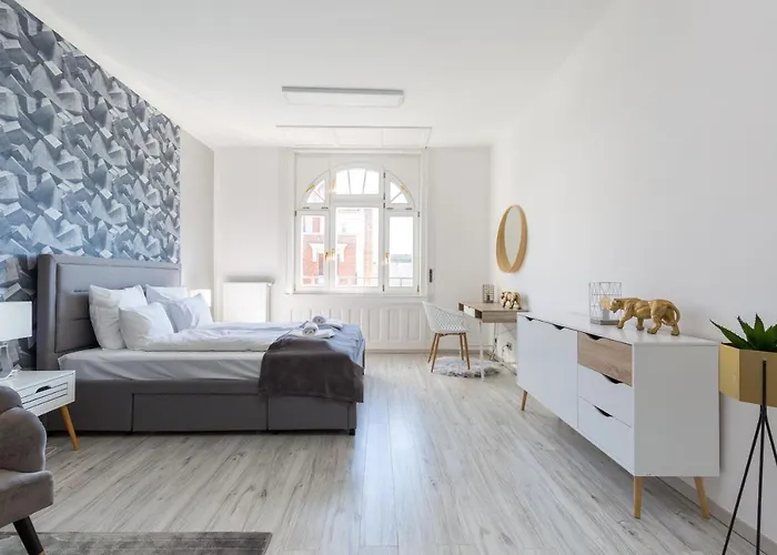 Designer On The Broadway With 2br And Ac アパート