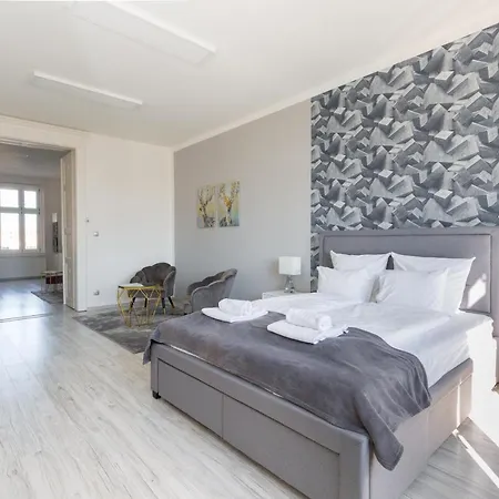 Designer On The Broadway With 2br And Ac Budapest