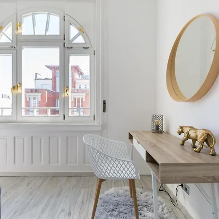 Apartment Designer On The Broadway With 2br And Ac