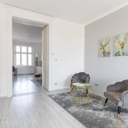 Apartman Designer On The Broadway With 2br And Ac *