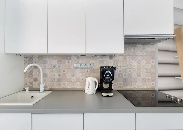 Designer On The Broadway With 2br And Ac Apartament