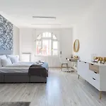 Designer On The Broadway With 2br And Ac Διαμέρισμα