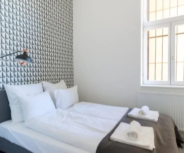 Daire Designer On The Broadway With 2br And Ac Budapeşte